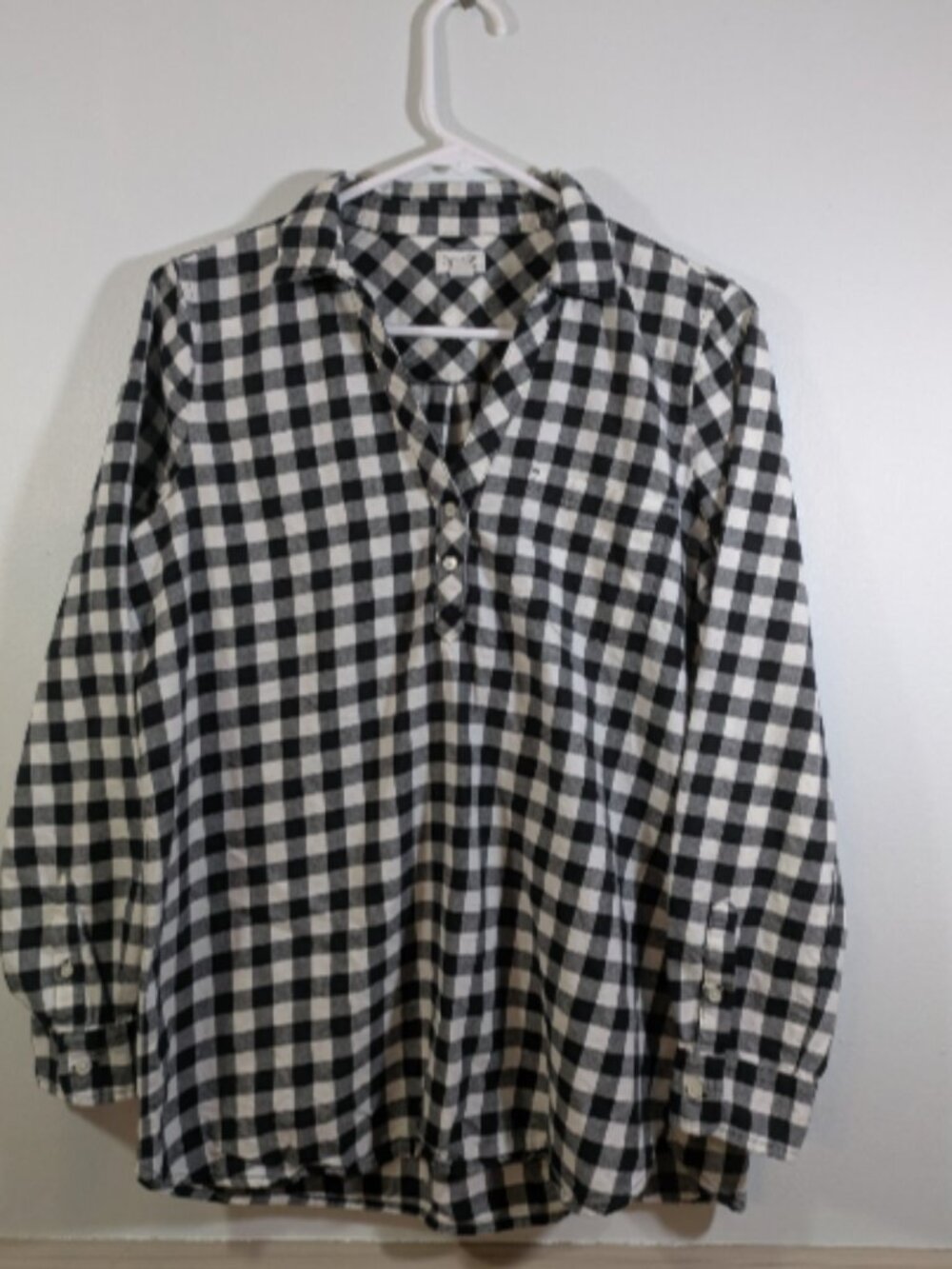 J.Crew Women’s Flannel Henley Long Sleeve Black  White Buffalo Check Size Small